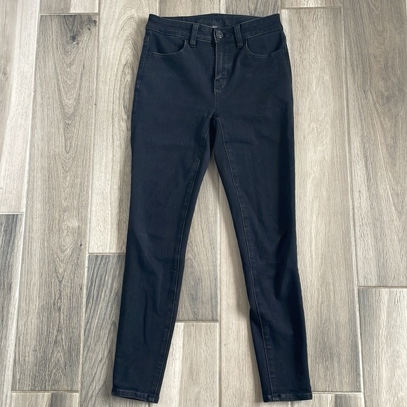 American Eagle Hi-Rise Black Jeggings - Picture 2 of 10